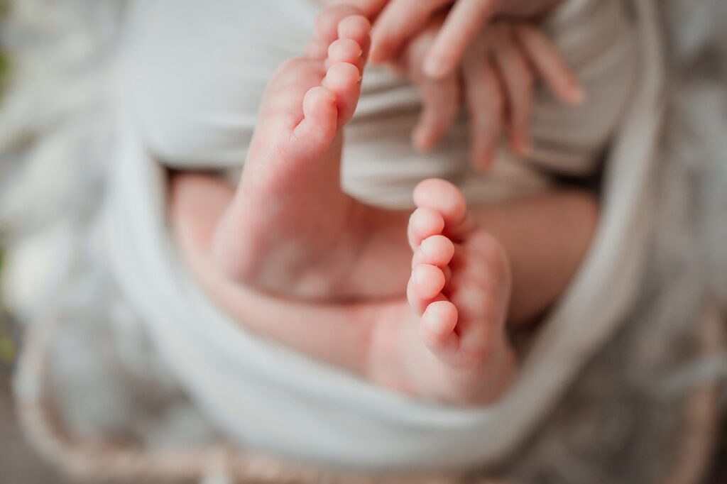 newborn, baby, feet-6399136.jpg